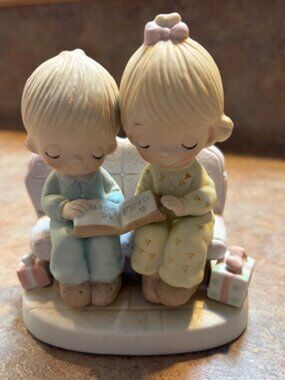 1978 "Unto Us a Child is Born" Precious Moment